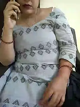 Snapshot of Diya-Sharmaa chatting on 10-15-25, 04:56 Diya-Sharmaa online show from 10-15-25, 04:56