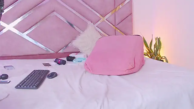 sofia 07 online show from 09-19-25, 11:16