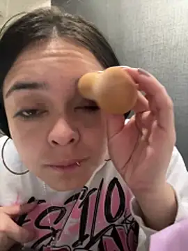 Snapshot of Emily_Rivers_ chatting on 12-05-25, 12:25 Emily Rivers online show from 12-05-25, 12:25