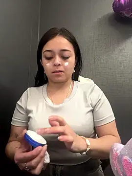 Snapshot of Emily_Rivers_ chatting on 01-19-26, 01:15 Emily Rivers online show from 01-19-26, 01:15