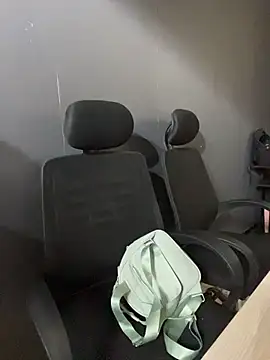 Snapshot of Emily_Rivers_ chatting on 02-19-26, 01:07 Emily Rivers online show from 02-19-26, 01:07