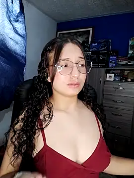 Snapshot of Mia___15 chatting on 10-21-25, 09:04 Mia 15 online show from 10-21-25, 09:04