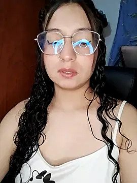 Snapshot of Mia___15 chatting on 11-09-25, 01:15 Mia 15 online show from 11-09-25, 01:15