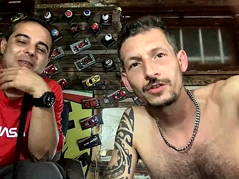 Snapshot of lovehairymature90 chatting on 09-24-25, 01:20 lovehairymature90 online show from 09-24-25, 01:20