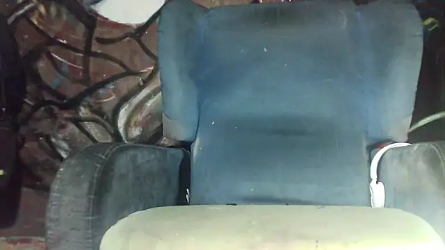 Snapshot of lovehairymature90 chatting on 10-29-25, 07:37 lovehairymature90 online show from 10-29-25, 07:37