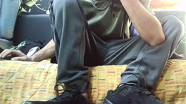 Snapshot of lovehairymature90 chatting on 11-10-25, 11:09 lovehairymature90 online show from 11-10-25, 11:09