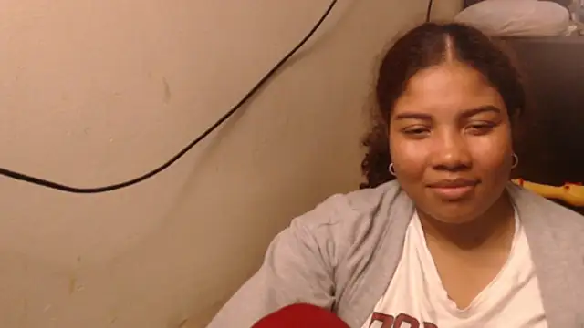 Snapshot of madelene chatting on 02-25-26, 02:32 madelene online show from 02-25-26, 02:32