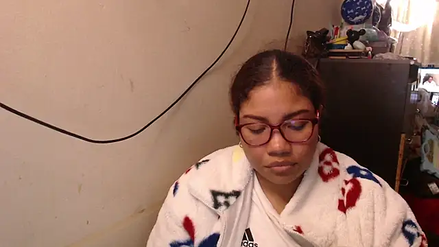 Snapshot of madelene chatting on 03-05-26, 04:08 madelene online show from 03-05-26, 04:08