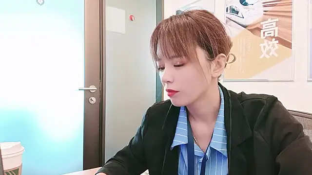 Snapshot of KKMM168 chatting on 09-19-25, 04:47 KKMM168 online show from 09-19-25, 04:47