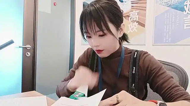 Snapshot of KKMM168 chatting on 10-29-25, 02:36 KKMM168 online show from 10-29-25, 02:36