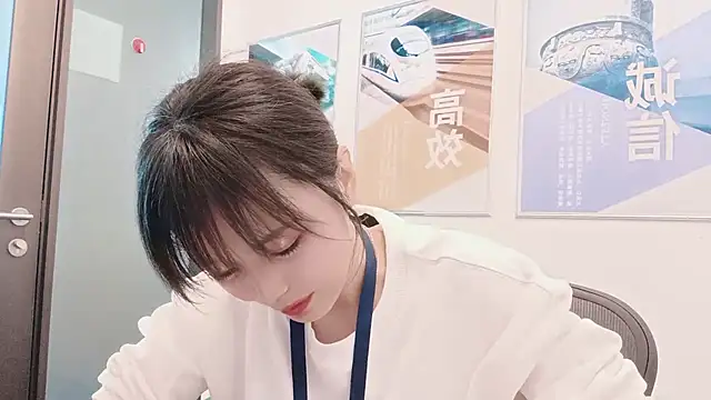 Snapshot of KKMM168 chatting on 10-31-25, 04:57 KKMM168 online show from 10-31-25, 04:57