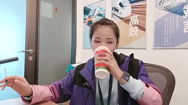 Snapshot of KKMM168 chatting on 11-24-25, 01:38 KKMM168 online show from 11-24-25, 01:38