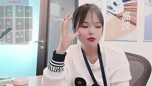 Snapshot of KKMM168 chatting on 12-05-25, 02:53 KKMM168 online show from 12-05-25, 02:53