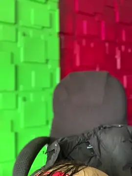 Linda LS online show from 10-14-25, 01:45