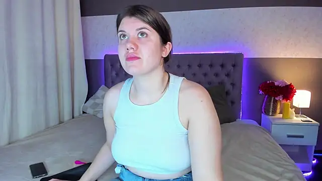 NikkiBustt online show from 11-14-25, 06:34