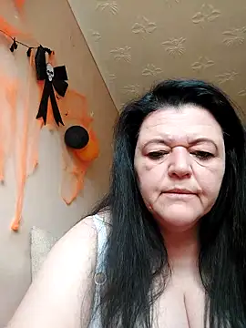 Snapshot of BlacReign chatting on 10-30-25, 12:28 BlacReign online show from 10-30-25, 12:28