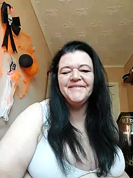 Snapshot of BlacReign chatting on 10-31-25, 12:39 BlacReign online show from 10-31-25, 12:39