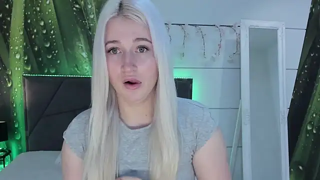 HollyTailors online show from 02-15-26, 06:10