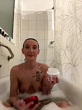 Emilia Mausi online show from 12-20-25, 07:54