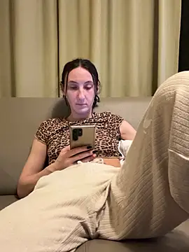 Emilia Mausi online show from 02-11-26, 08:25