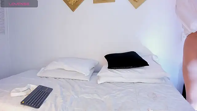 Aleexiiaa online show from 09-19-25, 12:17