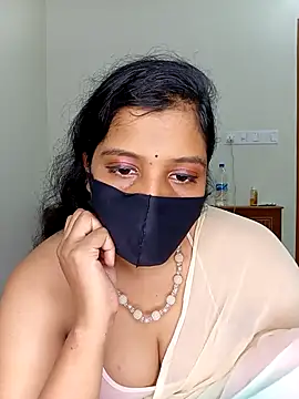 Snapshot of Rose-luckey chatting on 09-13-25, 07:24 Rose-luckey online show from 09-13-25, 07:24