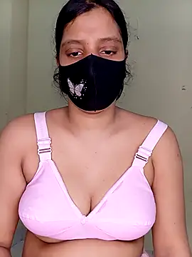 Snapshot of Rose-luckey chatting on 10-31-25, 08:21 Rose-luckey online show from 10-31-25, 08:21