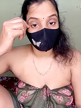 Snapshot of Rose-luckey chatting on 11-11-25, 06:30 Rose-luckey online show from 11-11-25, 06:30