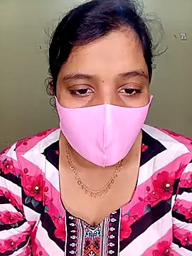 Snapshot of Rose-luckey chatting on 01-10-26, 12:40 Rose-luckey online show from 01-10-26, 12:40