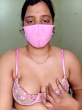 Snapshot of Rose-luckey chatting on 01-19-26, 06:50 Rose-luckey online show from 01-19-26, 06:50