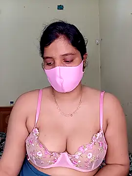 Snapshot of Rose-luckey chatting on 02-01-26, 12:59 Rose-luckey online show from 02-01-26, 12:59