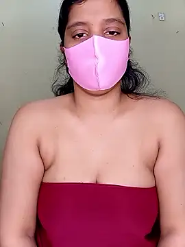 Snapshot of Rose-luckey chatting on 02-13-26, 03:30 Rose-luckey online show from 02-13-26, 03:30