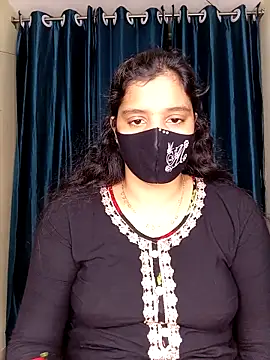 Snapshot of Rose-luckey chatting on 02-15-26, 01:09 Rose-luckey online show from 02-15-26, 01:09