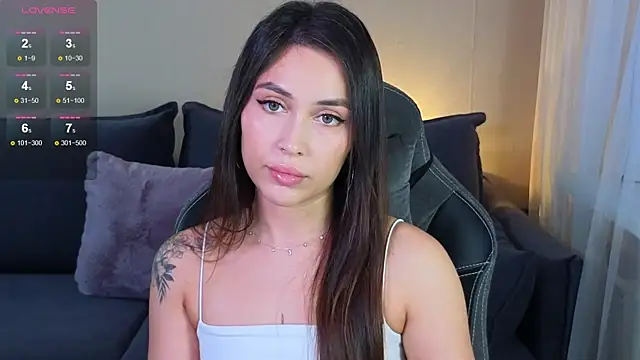 Snapshot of CarolineGuthrie chatting on 09-08-25, 02:27 CarolineGuthrie online show from 09-08-25, 02:27