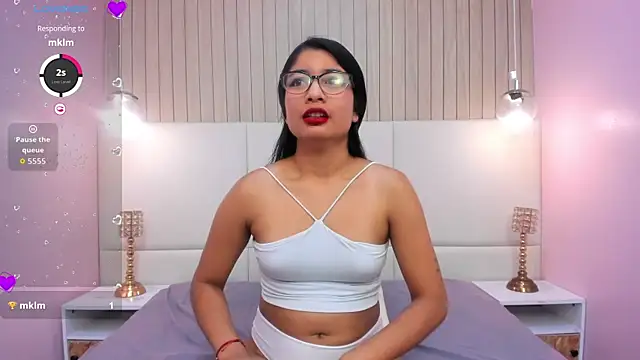 MelanyWayne  online show from 05-25-26, 05:41