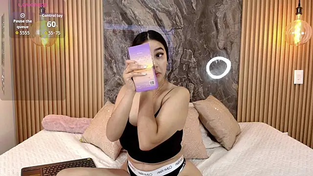 Snapshot of Alana-Jones chatting on 10-28-25, 01:25 Alana-Jones online show from 10-28-25, 01:25