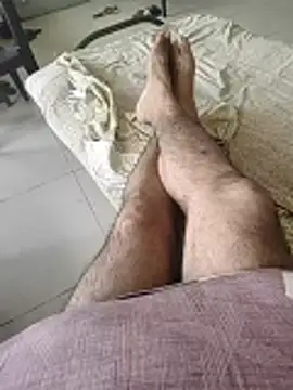 Snapshot of monty935 chatting on 10-27-25, 04:16 monty935 online show from 10-27-25, 04:16