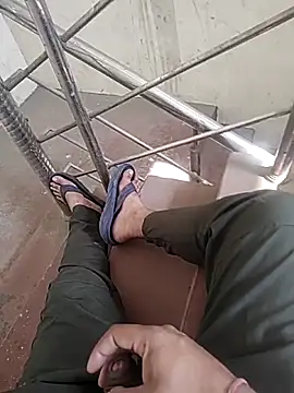 Snapshot of monty935 chatting on 03-04-26, 05:24 monty935 online show from 03-04-26, 05:24