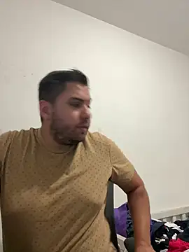 raulgzz4 online show from 07-31-26, 02:44