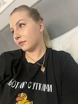 Snapshot of Amy_mit chatting on 03-08-26, 04:11 Amy mit online show from 03-08-26, 04:11