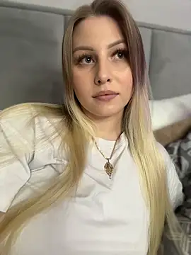 Snapshot of Amy_mit chatting on 03-14-26, 04:23 Amy mit online show from 03-14-26, 04:23