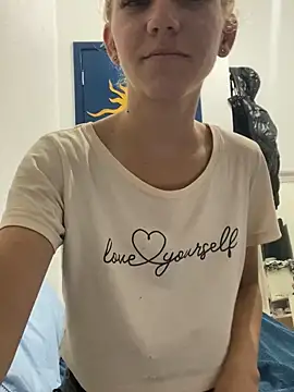 Bruna551 online show from 10-04-25, 11:25