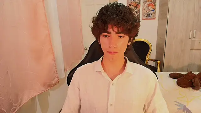 Nude Boy18 online show from 10-22-25, 11:48