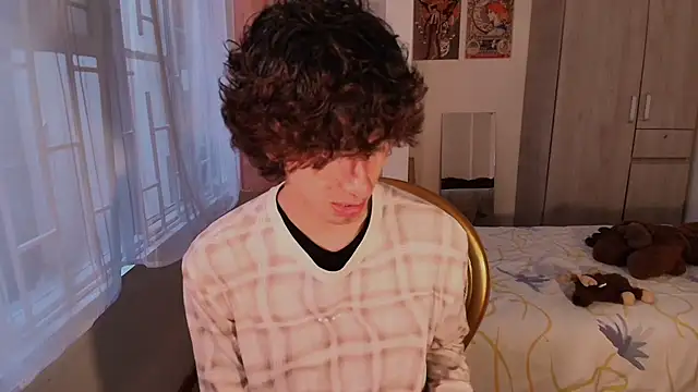 Nude Boy18 online show from 11-07-25, 10:10