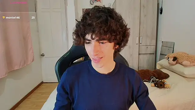 Nude Boy18 online show from 12-01-25, 11:21