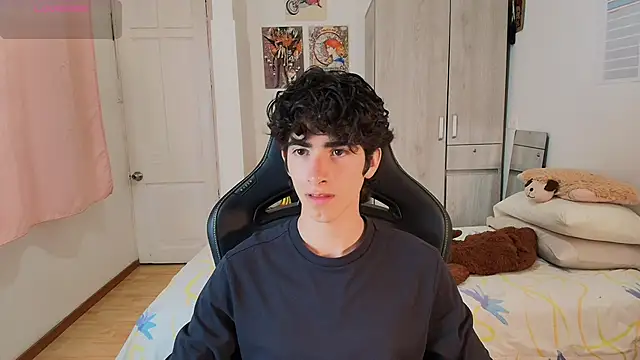 Nude Boy18 online show from 05-31-26, 09:38