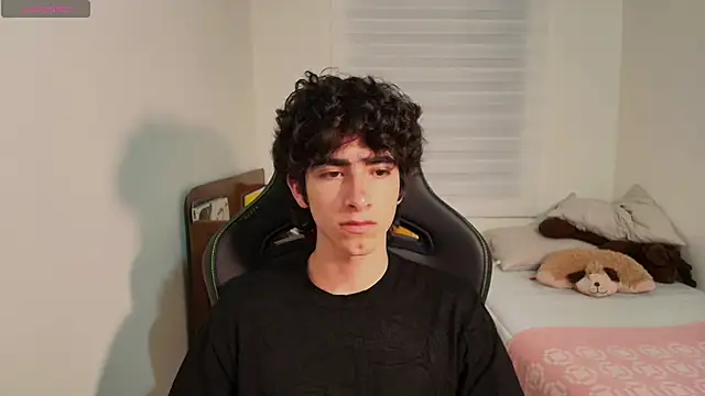 Nude Boy18 online show from 06-22-26, 04:31