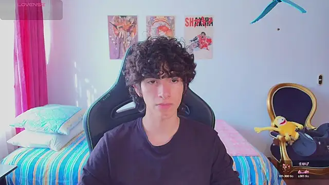 Nude Boy18 online show from 07-27-26, 09:33