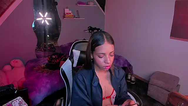 yumi hanna online show from 12-04-25, 02:32