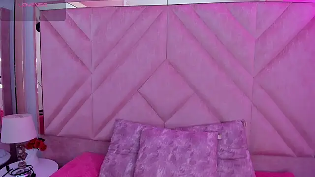 Snapshot of SofiJones_ chatting on 09-25-25, 09:40 SofiJones online show from 09-25-25, 09:40